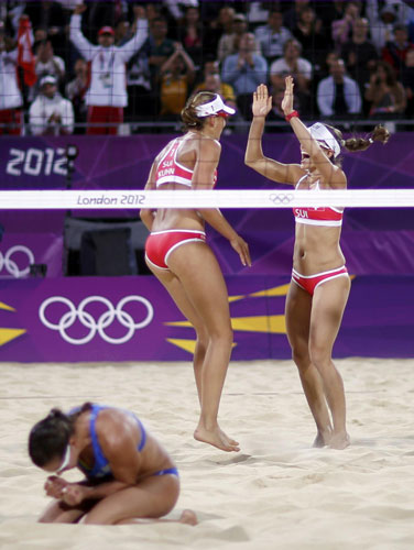 Women's beach volleyball preliminary matches