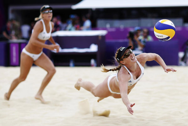 Women's beach volleyball preliminary matches