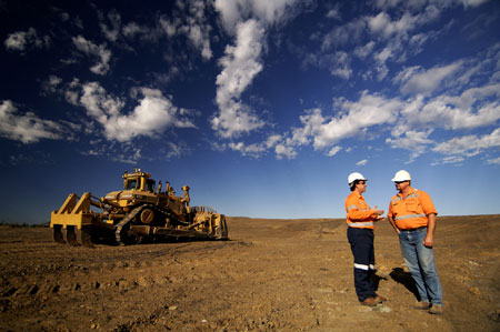 China leads record iron ore spending