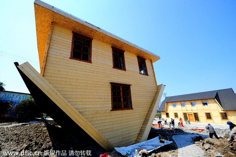 Upside down house top attraction