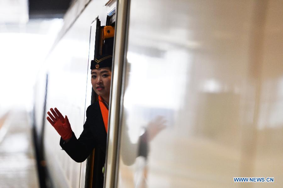 Lanxin high-speed railway conducts test run