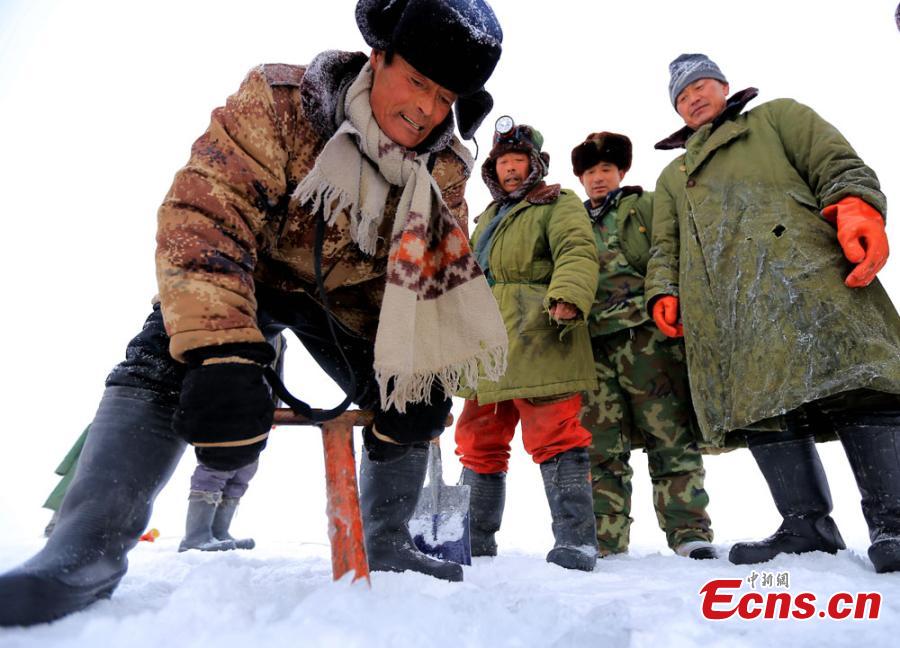 Xinjiang lake in bumper fishing season