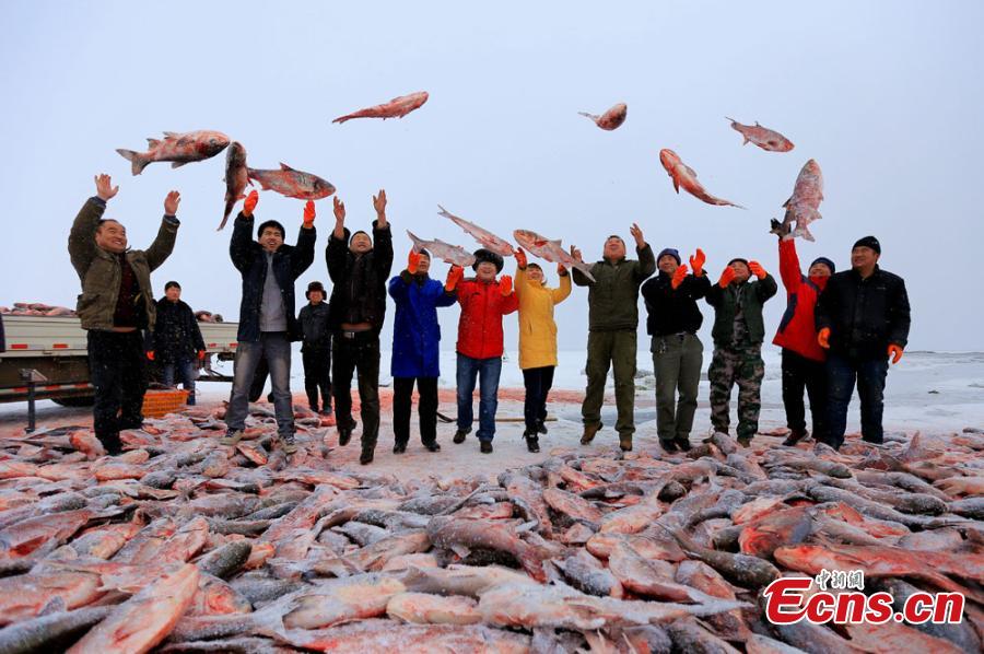 Xinjiang lake in bumper fishing season