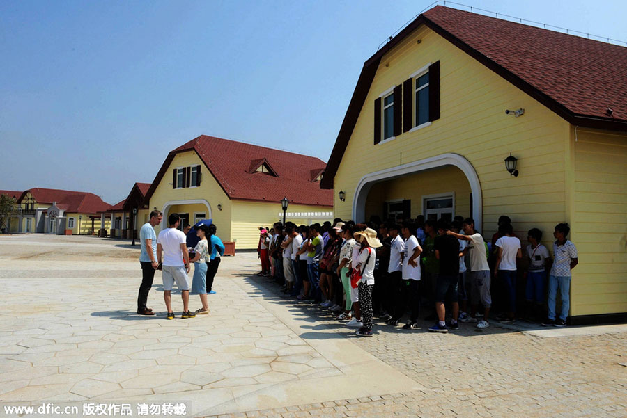 Qingdao gets ready for huge beer festival in China