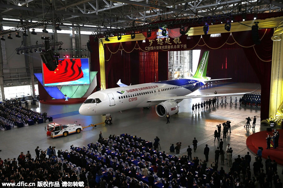 First made-in-China large plane rolls off assembly lines