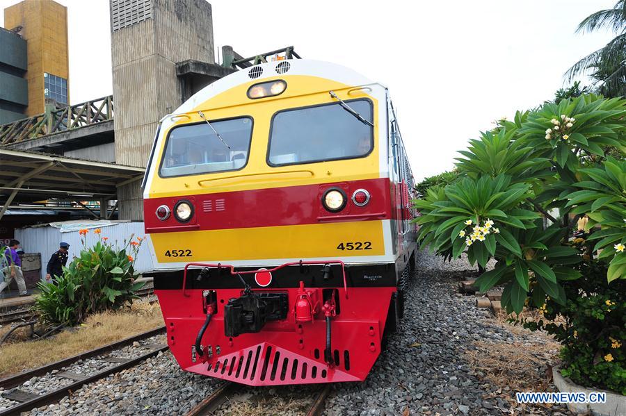 Chinese-made train makes debut for short run in Thailand