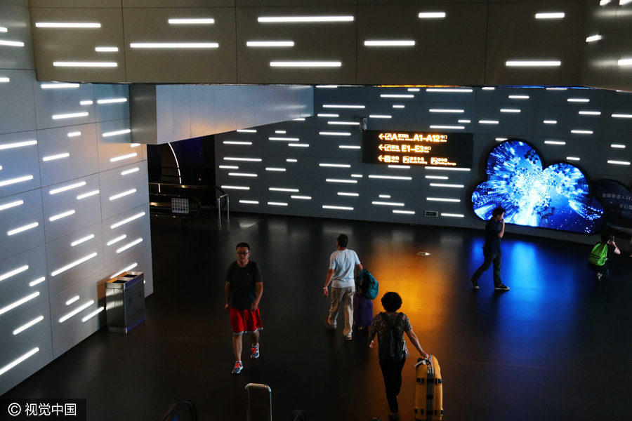 'Space-Time Tunnel' opens in Guangzhou airport