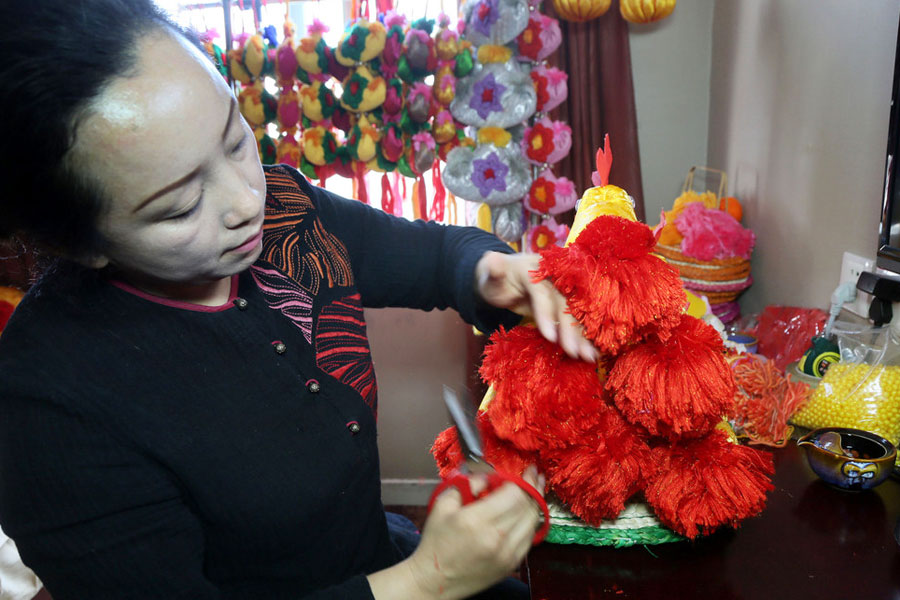 Woman turns traditional handicrafts into popular products