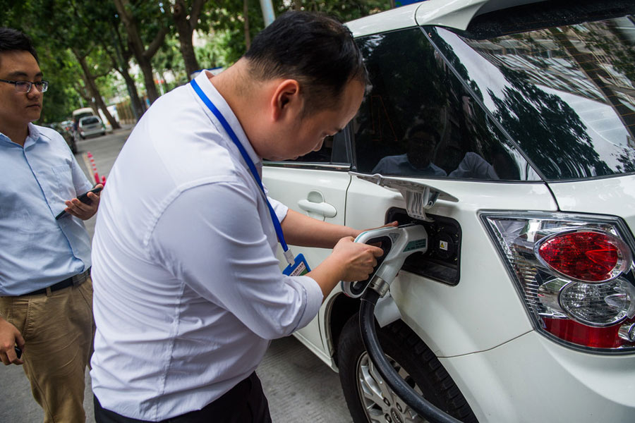 Roadside parking with EV charging launches in Shenzhen