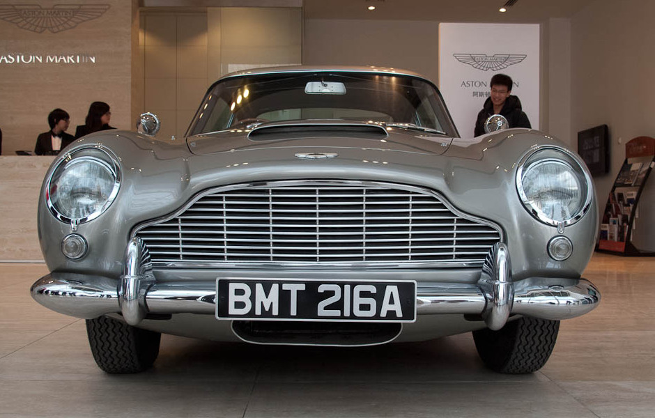 Bond's Aston Martin DB5 stars at Detroit auto show