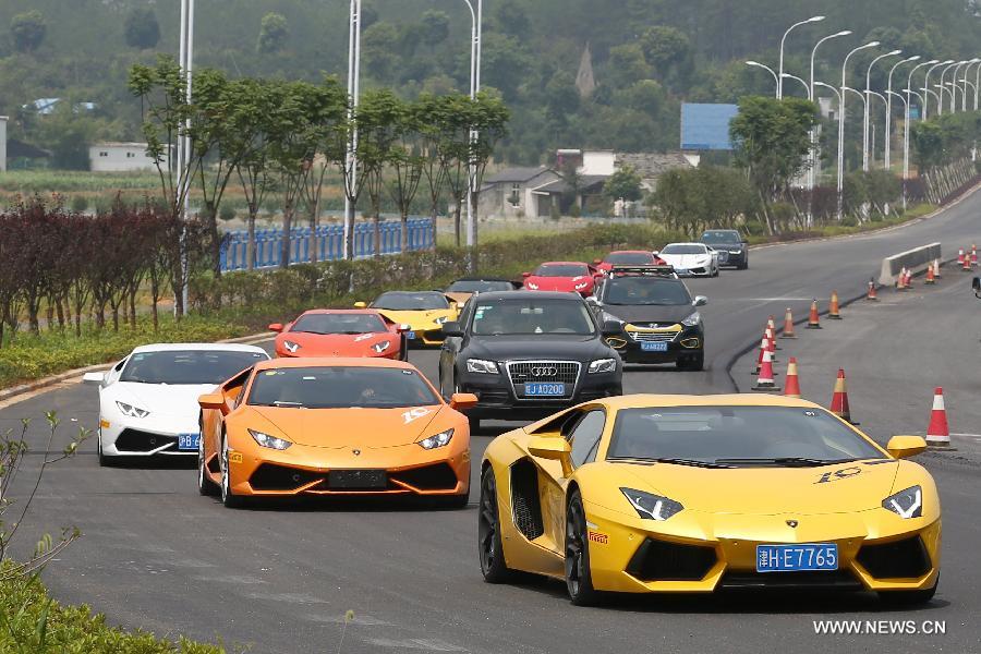 Lamborghini supercars during cruise in Huangshan