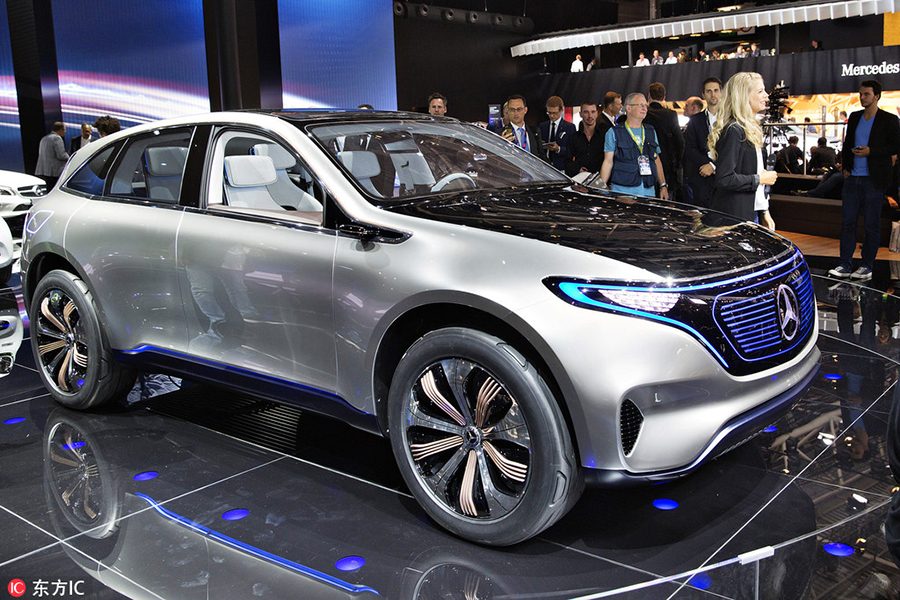 New energy cars shine at Paris Motor Show