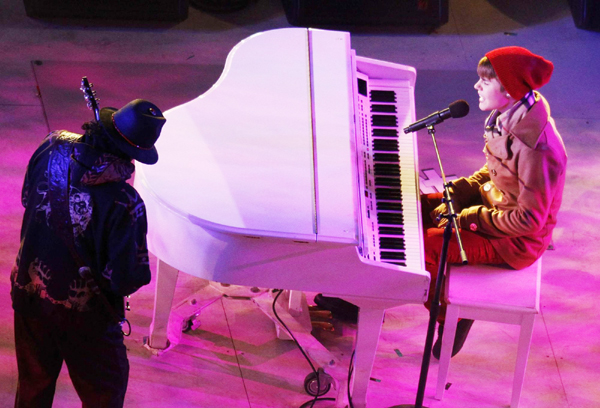 Justin Bieber performs at Times Square