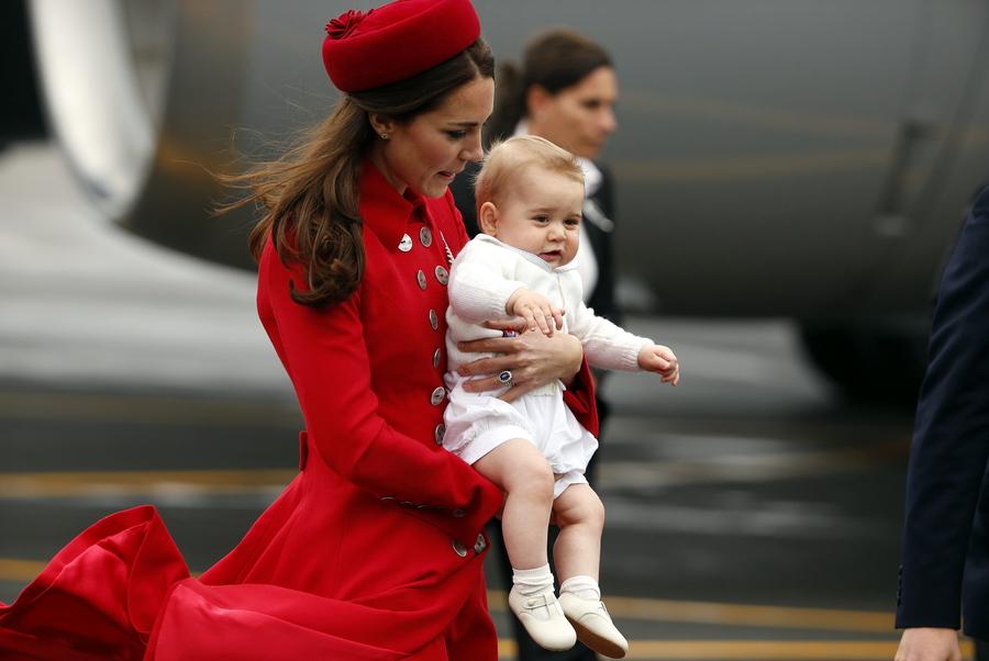 Royal couple start New Zealand tour