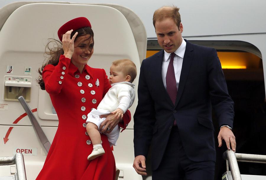 Royal couple start New Zealand tour