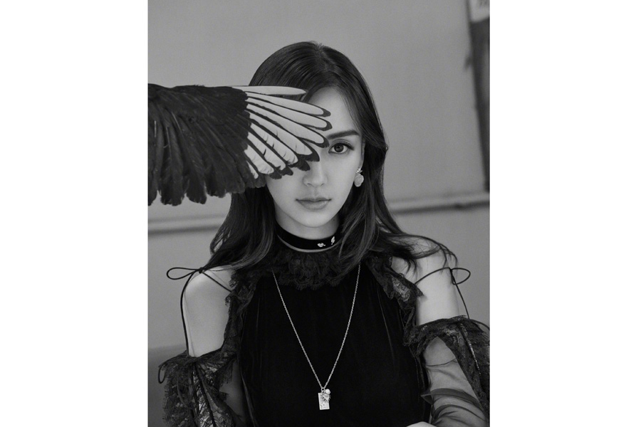 Pop idol Angelababy poses for fashion magazine