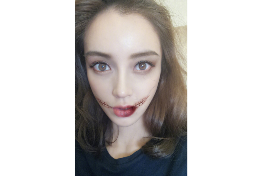 Angelababy does zombie cosplay for Halloween