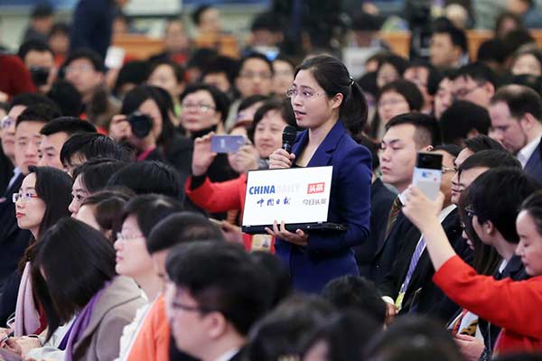 Premier praises question voted most popular by netizens