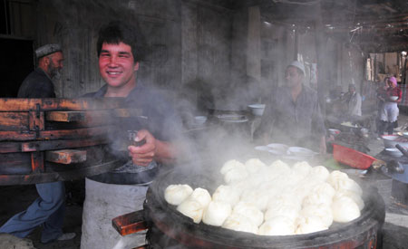 Main retailers resume business in Xinjiang