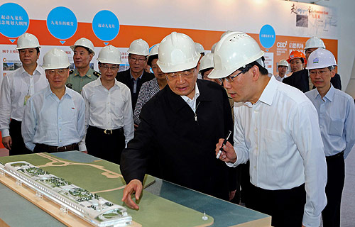 Hu visits Kai Tak Development project site