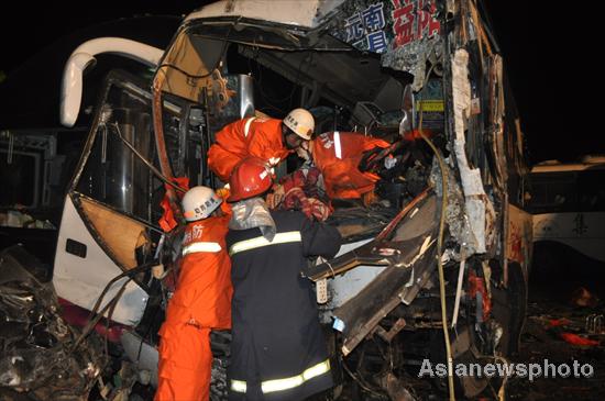 SW China pileup kills 1, injures 40