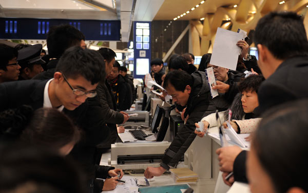 Flights resume at SW China airport