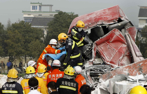 Cold front to push away smog in central and east China