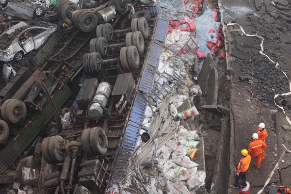 Five dead after bridge collapses in China