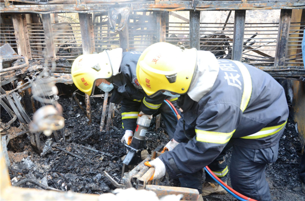 Death toll rises to 18 in NW China bus crash