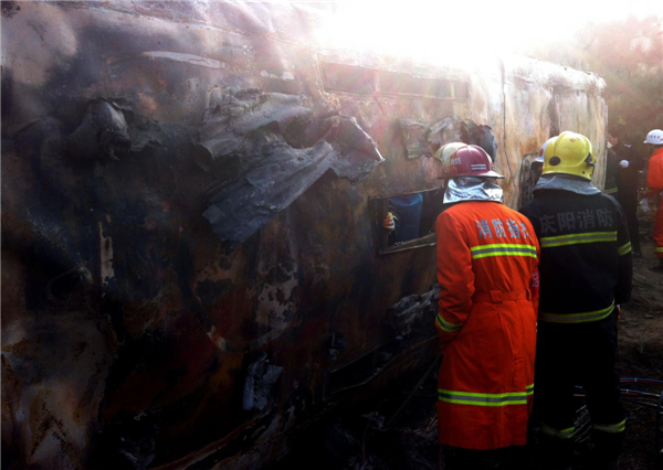 Death toll rises to 18 in NW China bus crash