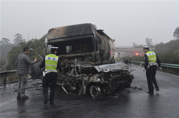 8 die in traffic accident in Sichuan