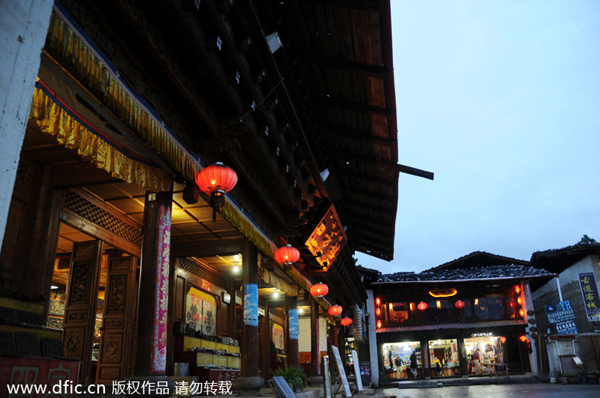 Ancient town catches fire in China's Shangri-la