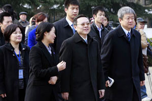 Xi Jinping meets KMT honorary chairman