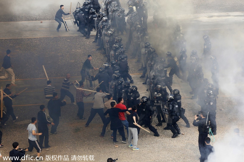 Beijing police hold emergency drills