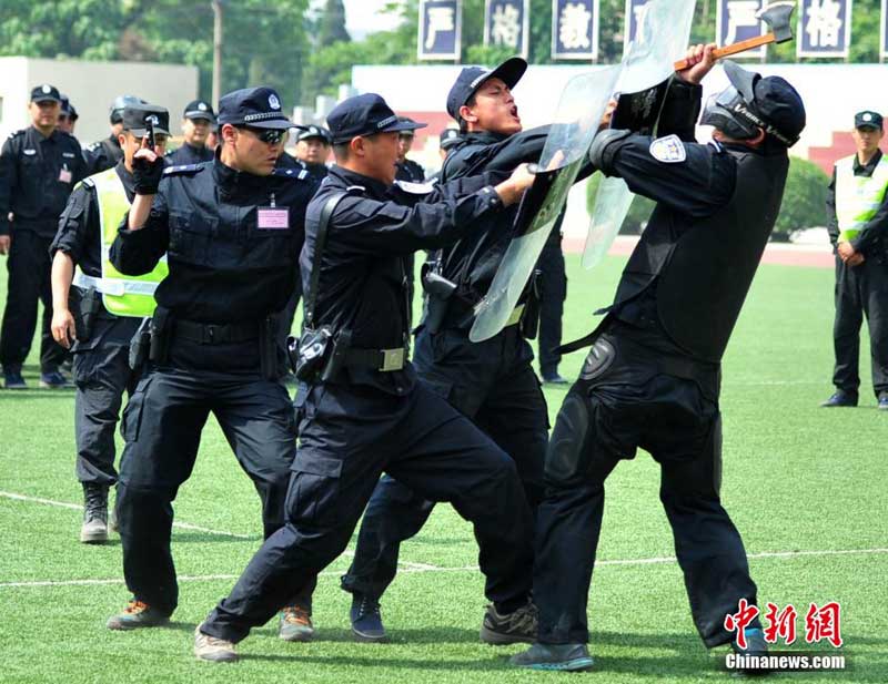 Police undergo training to prepare for the worst