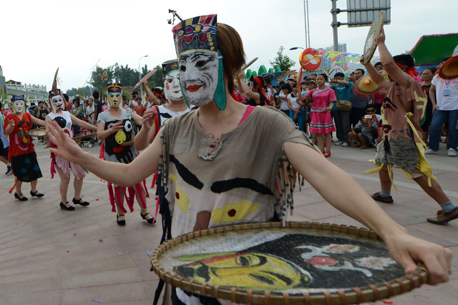 Nuo Dance performed in Fenlong Festival in Hechi, S China