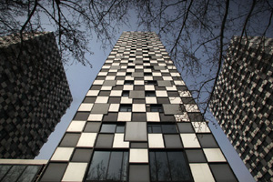 Illegal rooftop structure dismantled in Beijing