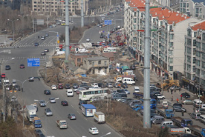 Illegal rooftop structure dismantled in Beijing