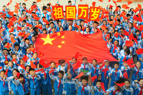 Chinese show love for country ahead of National Day