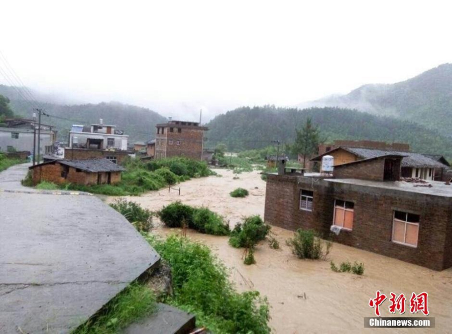 Rainstorm wreaks havoc in Fujian province