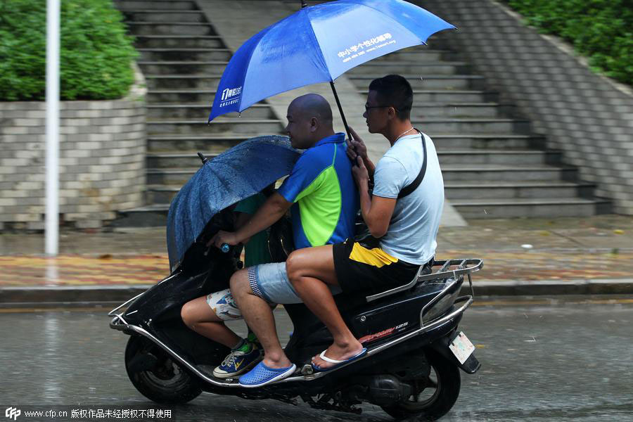 Rainfall lashes S China's Guangdong province