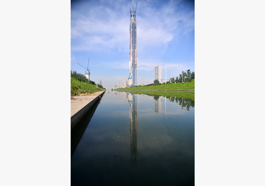 World's second tallest building capped in Tianjin