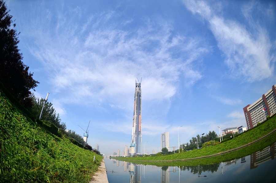 World's second tallest building capped in Tianjin