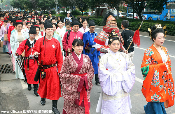 Hanfu parade held in NW China