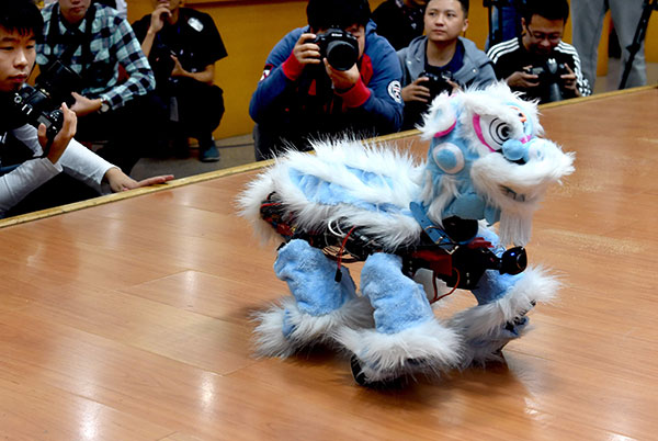 A robot's high-tech lion dance