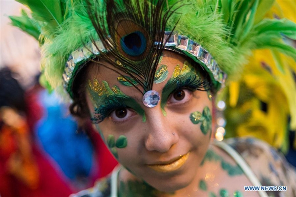 Macao holds parade to mark 16th anniv of return to motherland