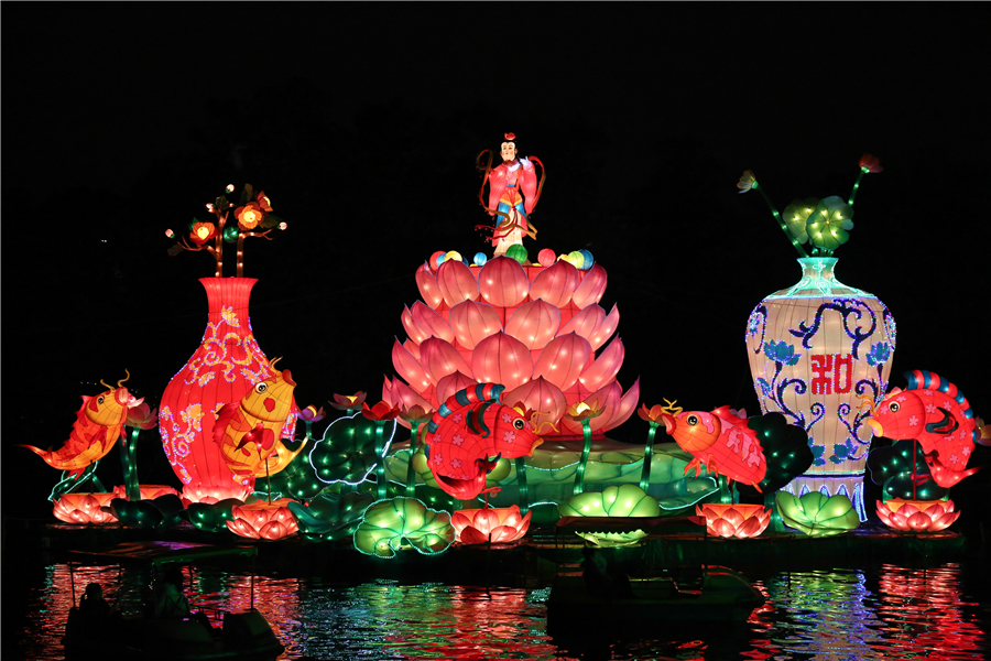 Lanterns light up the night across China