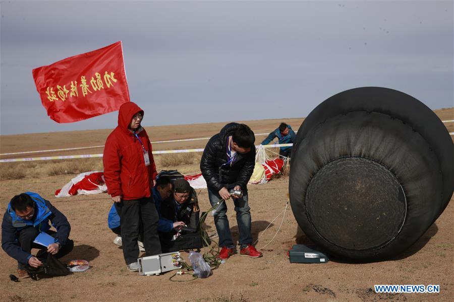 Capsule returns safely after 12-day odyssey