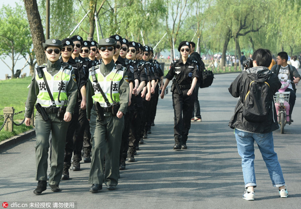 All-female patrol formed to help out Hangzhou tourists