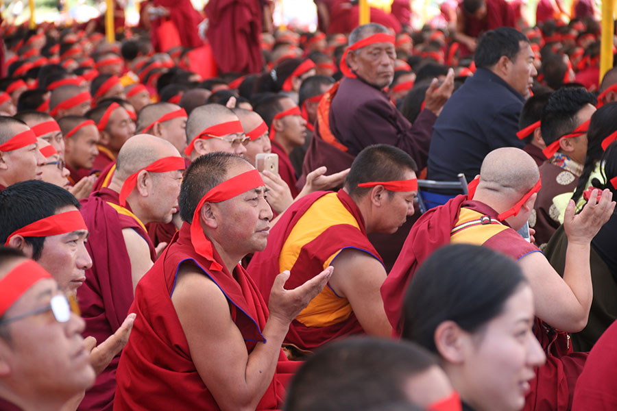 Devotees seek light, wisdom in Tibet